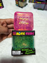 Load image into Gallery viewer, Glitter cube squishy
