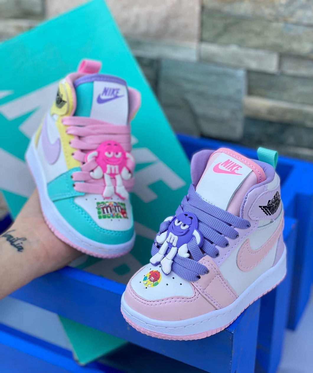 Girl shoes