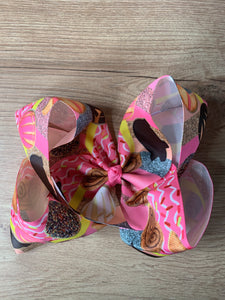 Conchas Mexican pan dulce bow